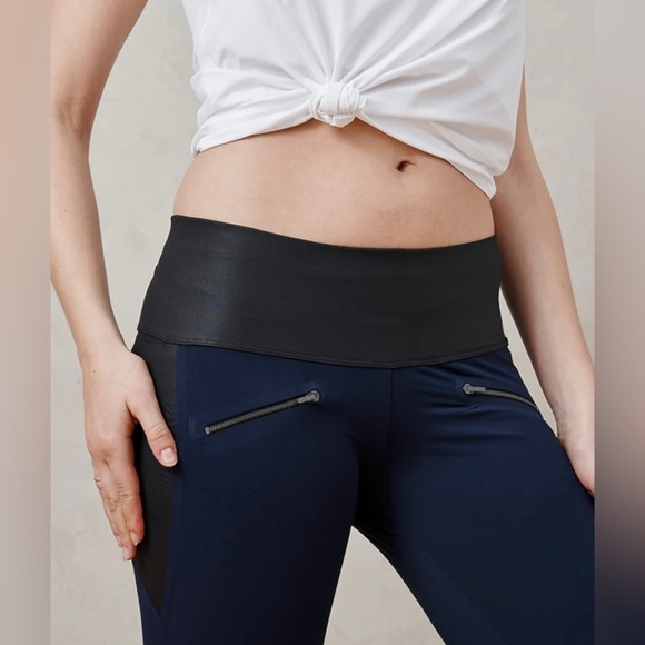 ADAY Throw And Roll Leggings in Navy Size Small - Picture 6 of 8